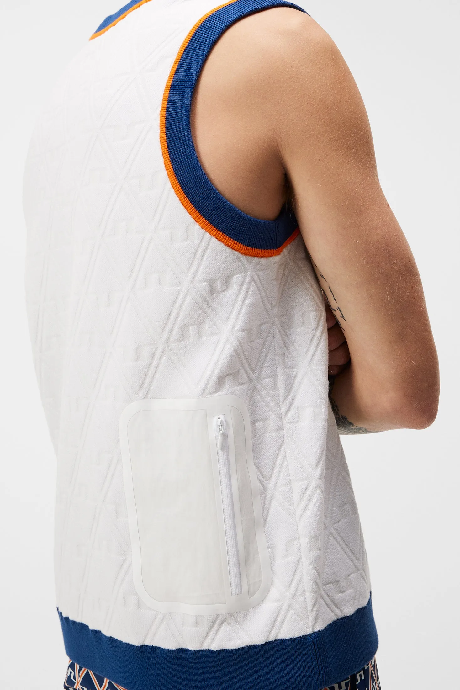 Finely Knitted Vest / White