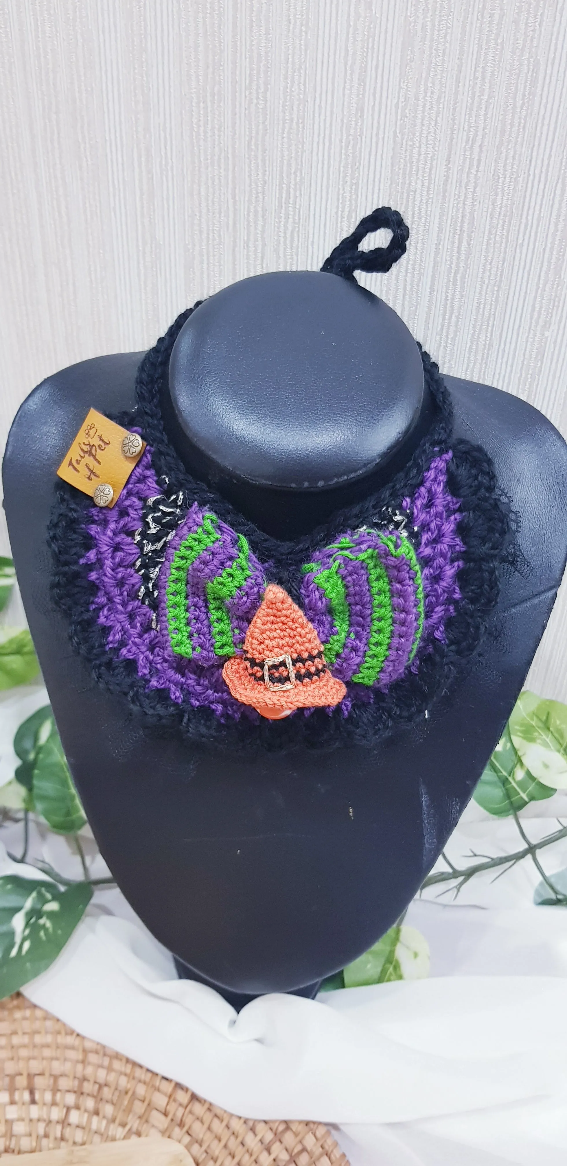 Halloween Bib: Witch hat(Ready Stock 16 - 34cm)