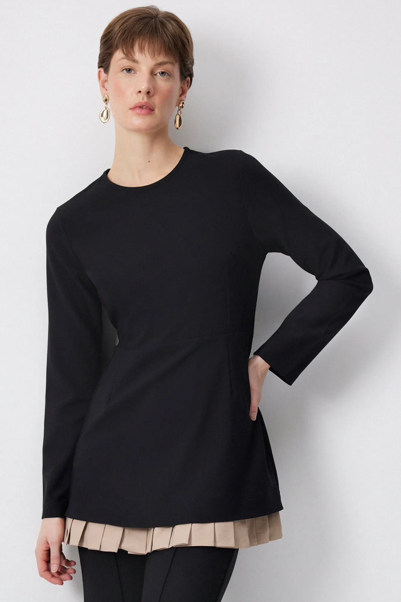 SATIN DETAILED CREPE TUNIC